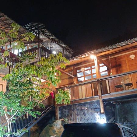 Omah Singo Stay & Resto Yogyakarta Bantul Exterior photo