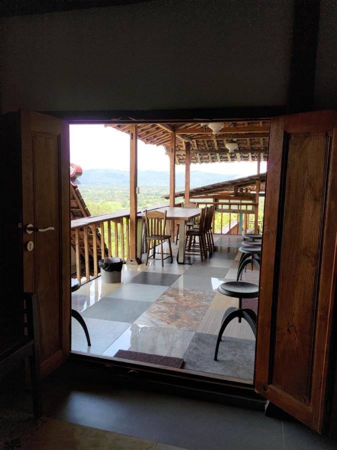 Omah Singo Stay & Resto Yogyakarta Bantul Exterior photo
