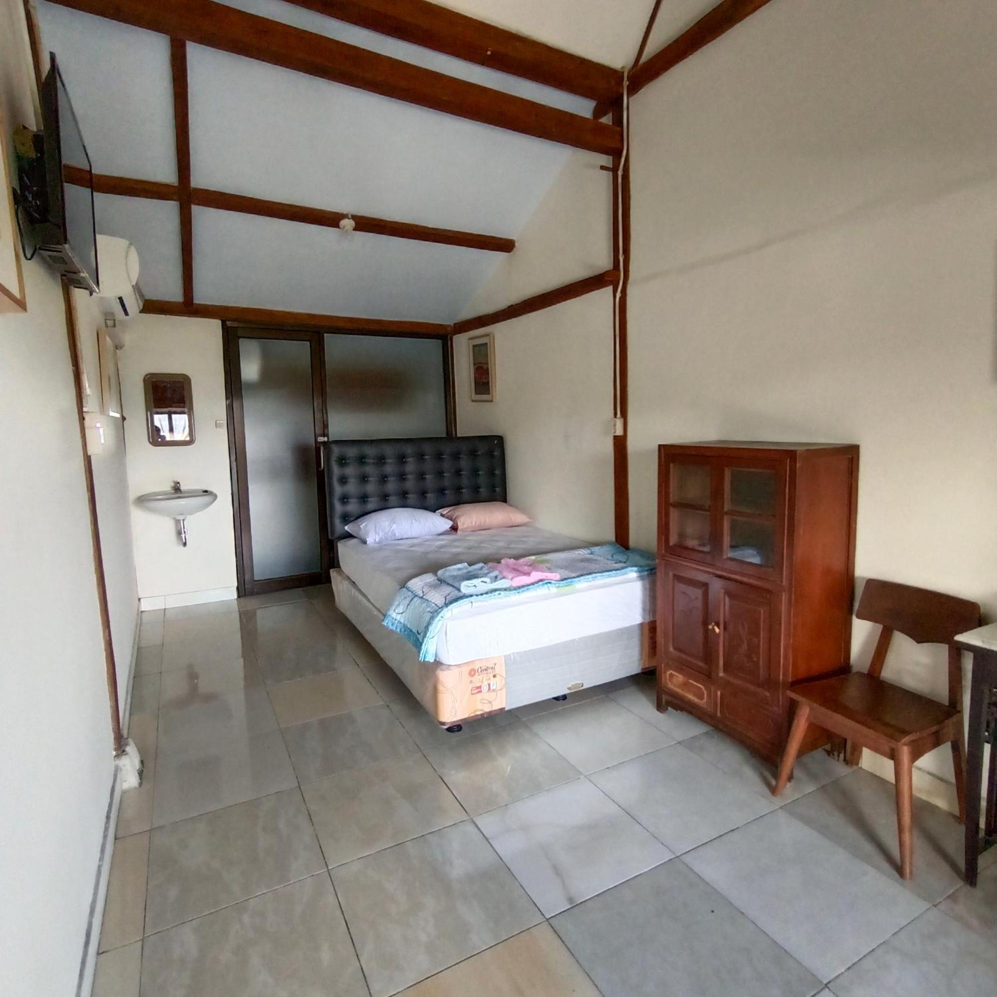 Omah Singo Stay & Resto Yogyakarta Bantul Exterior photo
